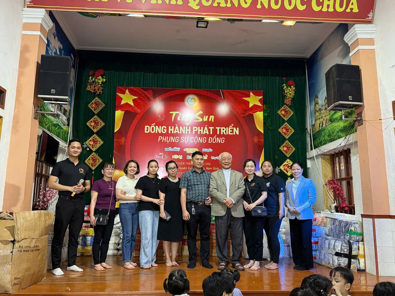 TinySun Phụng Sự Cộng Đồng – Thiện Nguyện Tại Cô Nhi Viện Thánh An